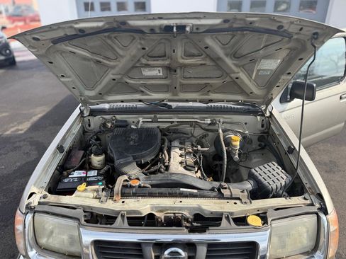 Used 2000 Nissan Frontier XE image 38
