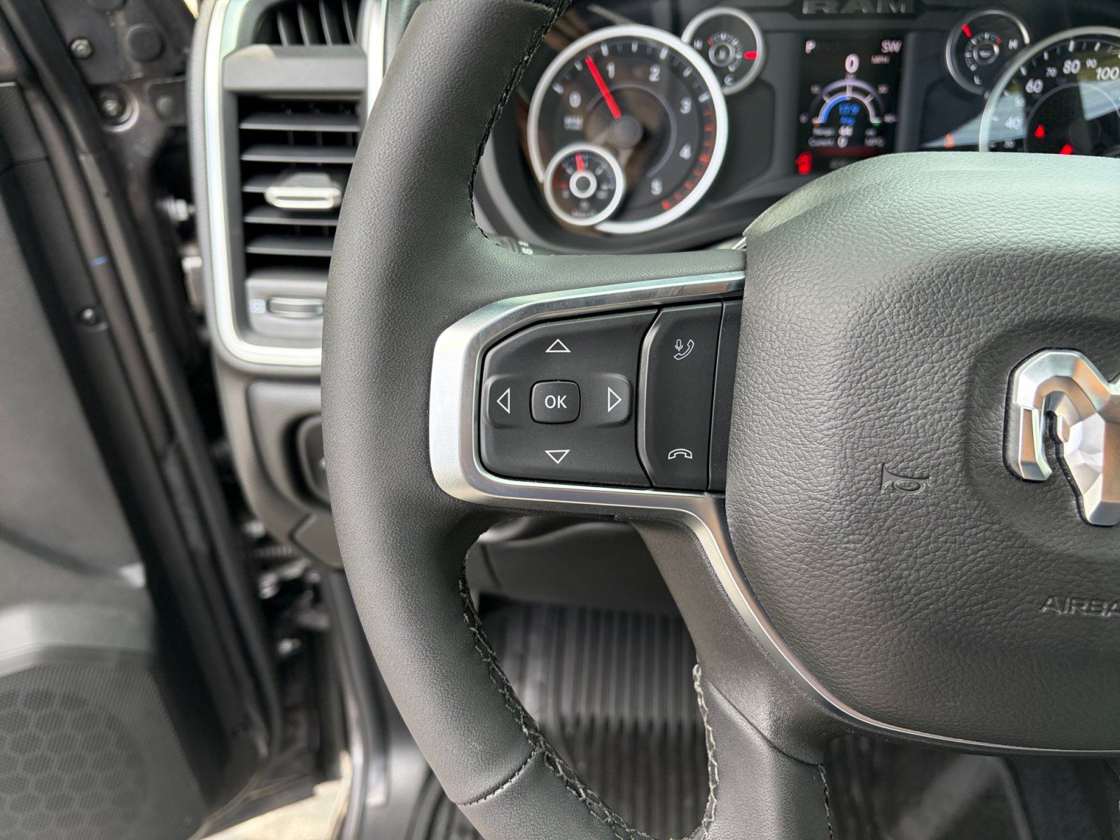 New 2026 RAM 3500 Big Horn AWD/4WD image 15