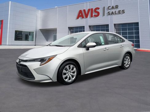 Used 2024 Toyota Corolla LE image 1