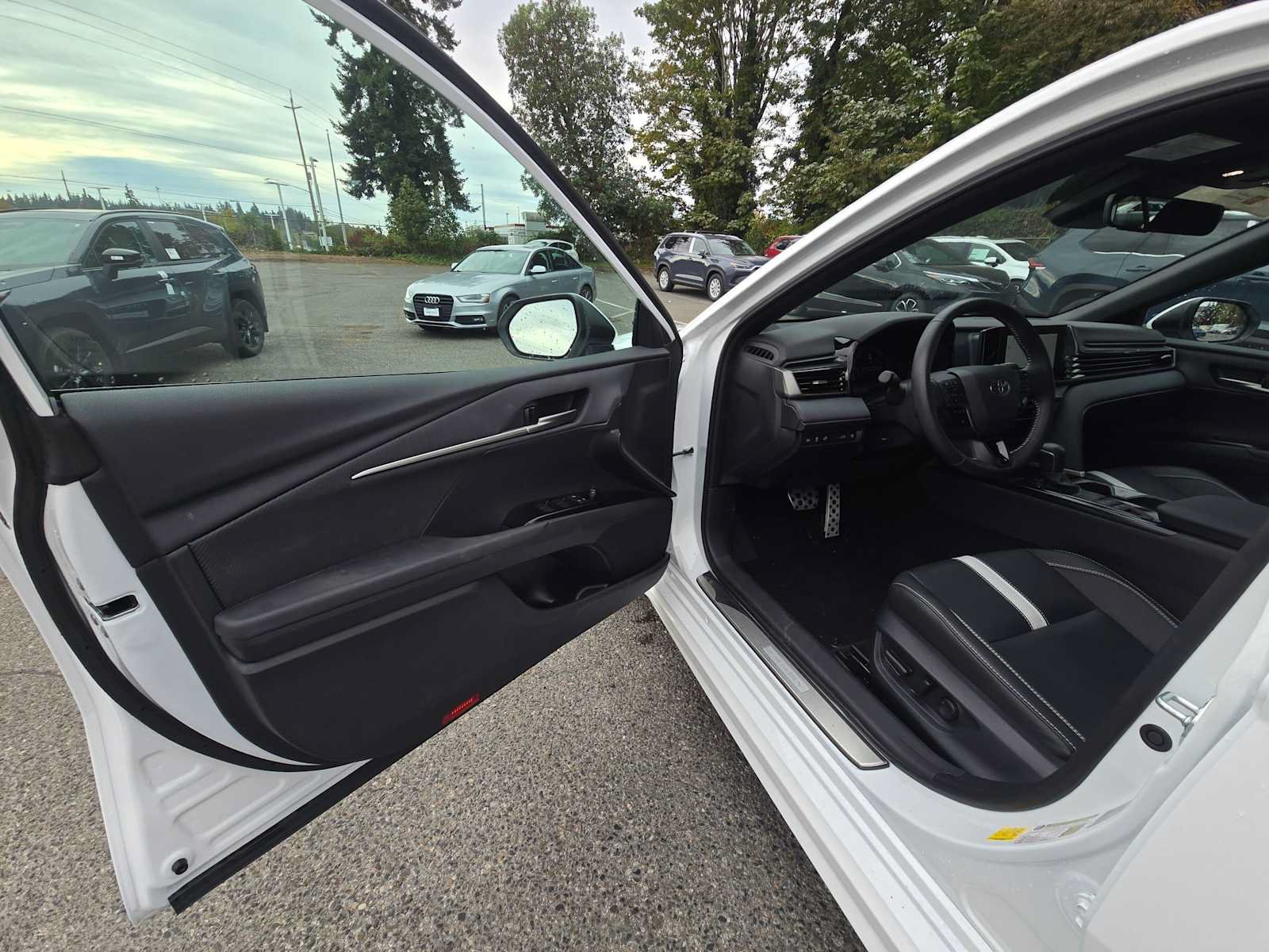 Used 2026 Toyota Camry SE w/ Convenience Package FWD image 19