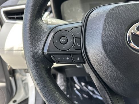 Used 2025 Toyota Corolla Cross L FWD image 19