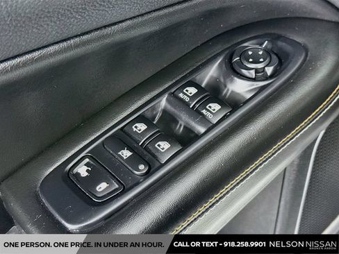 Used 2018 Jeep Compass Latitude w/ Popular Equipment Group AWD/4WD image 16