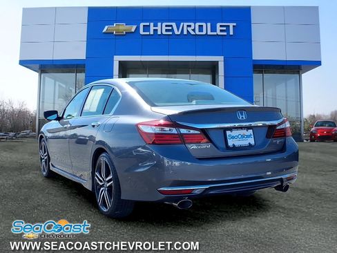 Used 2016 Honda Accord Sport image 4