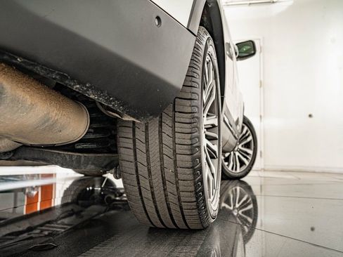 Used 2017 Ford Explorer Platinum image 43