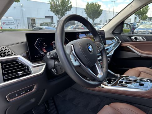 Certified 2025 BMW X7 xDrive40i AWD/4WD image 16