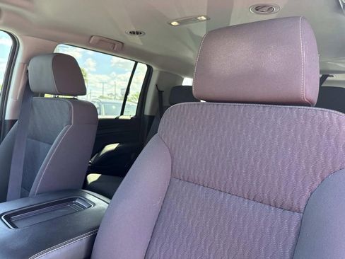 Used 2017 GMC Yukon XL SLE w/ SLE Value Package image 29