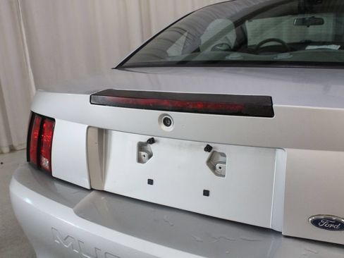 Used 2003 Ford Mustang Coupe RWD image 25