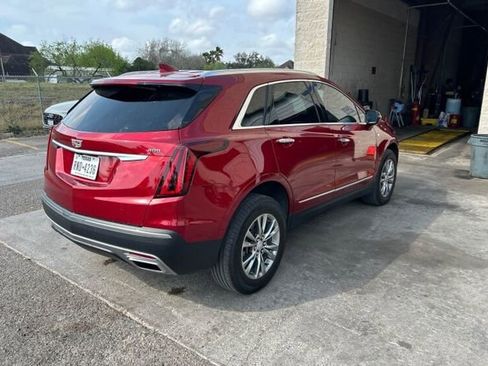 Used 2022 Cadillac XT5 Premium Luxury w/ Technology Package FWD image 4