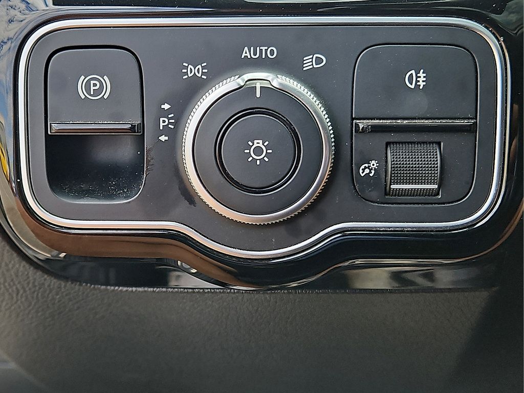 Used 2020 Mercedes-Benz CLA 250 4MATIC image 19