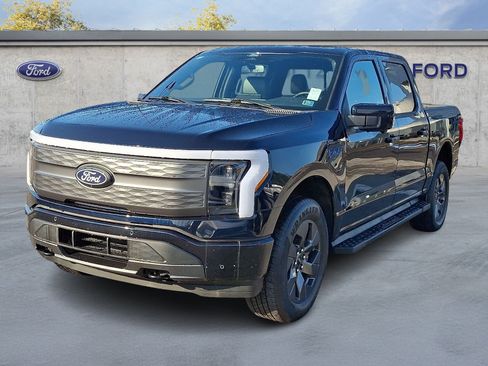 Certified 2025 Ford F150 Lightning Lariat w/ Max Trailer Tow Package AWD/4WD image 3