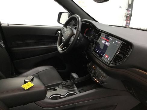 Used 2025 Dodge Durango GT AWD/4WD image 46