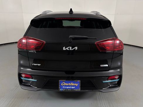Used 2022 Kia Niro EX Premium image 7