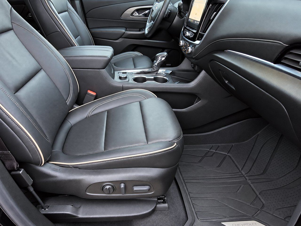 Used 2022 Chevrolet Traverse Premier w/ Redline Edition AWD/4WD image 32