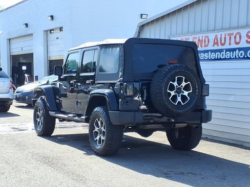 Used 2016 Jeep Wrangler Unlimited Sahara w/ Max Tow Package AWD/4WD image 3