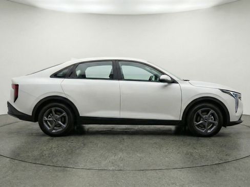 Used 2025 Kia K4 LXS image 11