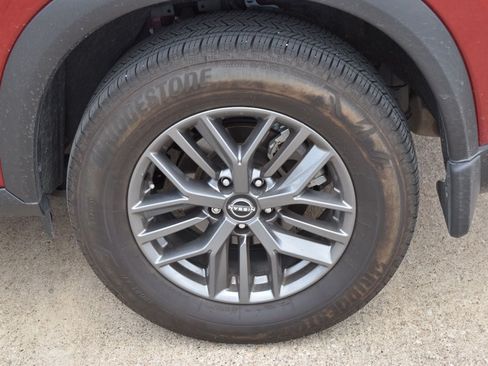 Used 2025 Nissan Rogue S FWD image 12