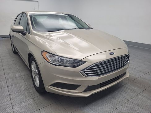 Used 2018 Ford Fusion SE w/ Fusion SE Technology Package FWD image 14