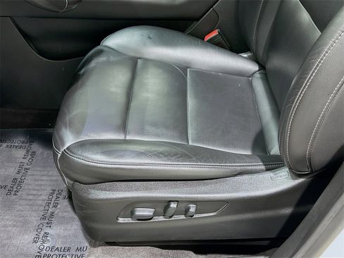 Used 2020 Cadillac XT4 Premium Luxury w/ Cold Weather Package image 19