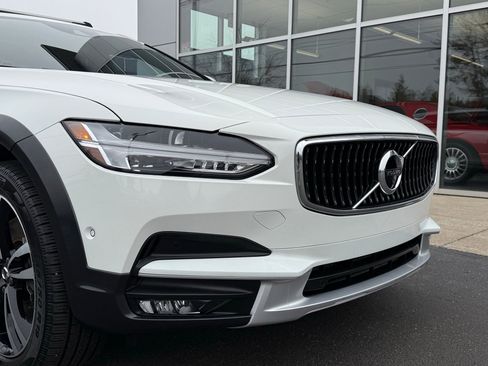 Used 2018 Volvo V90 T5 Cross Country w/ Convenience Package image 13