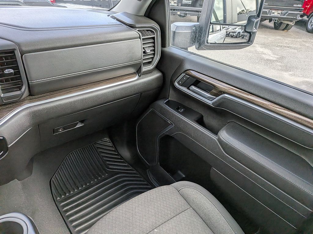 Certified 2025 Chevrolet Silverado 2500 LT w/ Safety Package AWD/4WD image 16