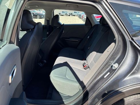 Used 2025 Kia K4 FWD image 23