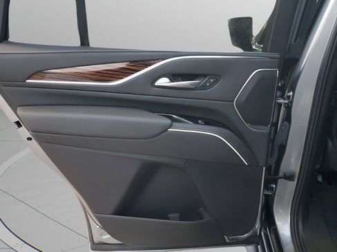 Certified 2024 Cadillac Escalade Premium Luxury image 18