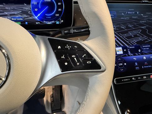 Certified 2023 Mercedes-Benz EQE 500 4MATIC SUV image 32