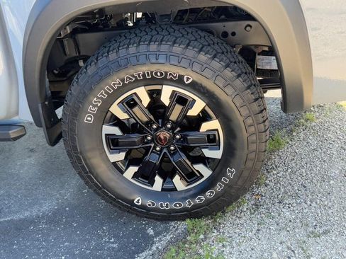 Used 2023 Nissan Frontier PRO-4X w/ Pro Convenience Package AWD/4WD image 8