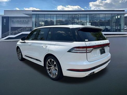 New 2026 Lincoln Aviator 2WD w/ Jet Appearance Package image 5
