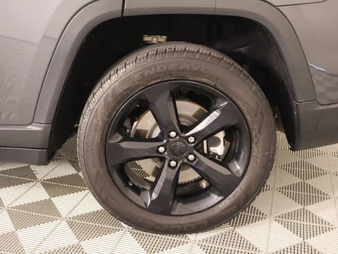 Used 2021 Jeep Grand Cherokee L Laredo AWD/4WD image 20