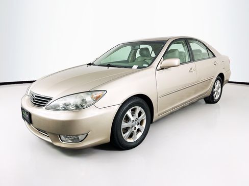 Used 2006 Toyota Camry XLE FWD image 3