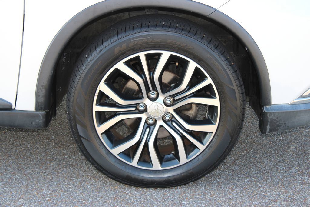 Used 2018 Mitsubishi Outlander SE FWD image 5