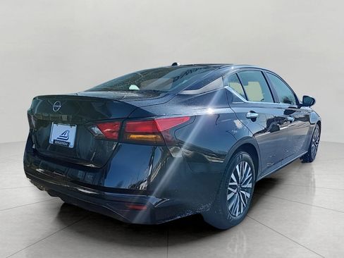 Used 2025 Nissan Altima 2.5 SV image 7
