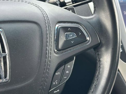 Used 2020 Lincoln MKZ AWD image 23