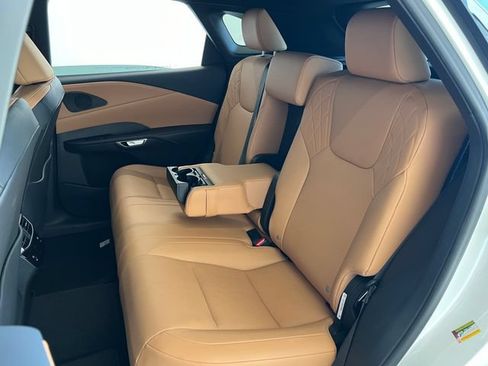 Certified 2025 Lexus RX 350 FWD w/ Technology Package image 39