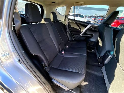 Used 2017 Toyota RAV4 LE image 19