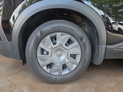 Used 2025 Nissan Kicks S FWD image 27