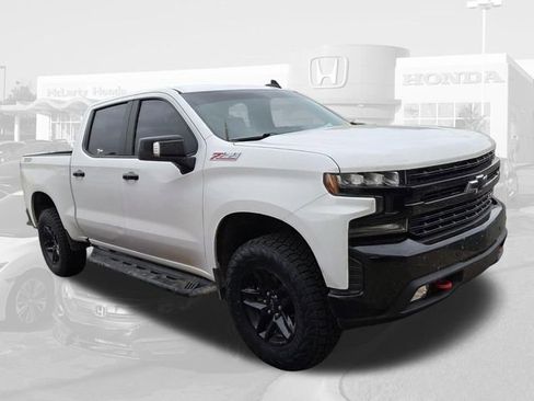Used 2021 Chevrolet Silverado 1500 LT Trail Boss w/ Convenience Package II image 6
