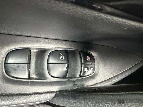 Used 2020 Nissan Rogue S AWD/4WD image 28