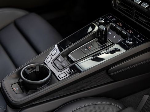 Certified 2025 Porsche 911 Carrera 4 GTS AWD/4WD image 41