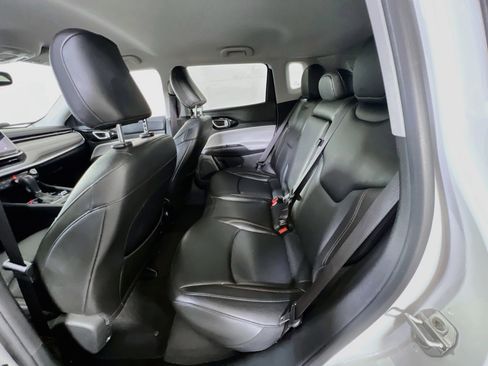 Used 2022 Jeep Compass Limited image 23