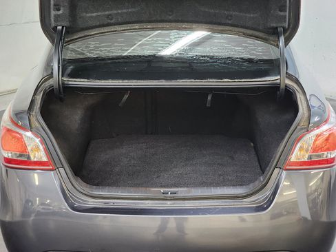 Used 2013 Nissan Altima 3.5 SL FWD image 8