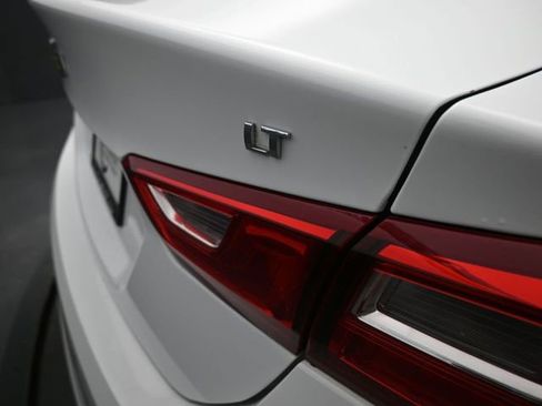 Used 2024 Chevrolet Malibu LT FWD image 32