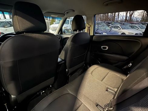 Used 2018 Kia Soul + image 18