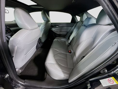 Used 2019 Toyota Avalon XLE w/ Moonroof Package image 25