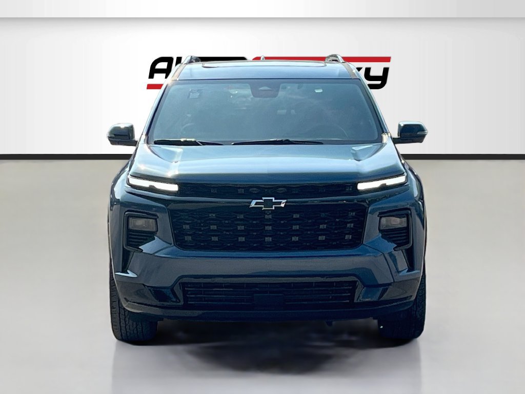 Used 2024 Chevrolet Traverse RS w/ LPO, Floor Liner Package AWD/4WD image 2
