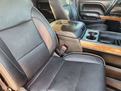 Used 2018 Chevrolet Silverado 1500 High Country image 14