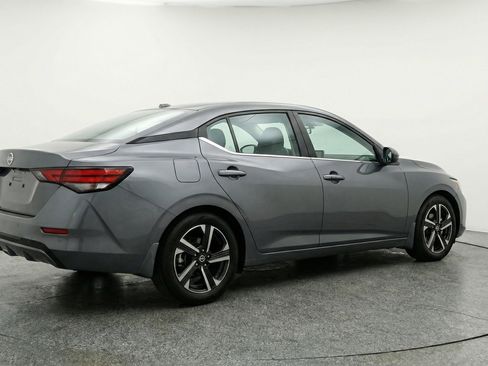 Used 2025 Nissan Sentra SV FWD image 9