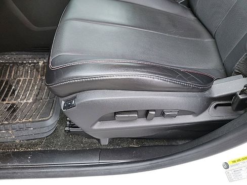 Used 2017 Chevrolet Equinox Premier w/ Enhanced Convenience Package image 31