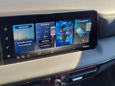 New 2026 Nissan Kicks SR image 16